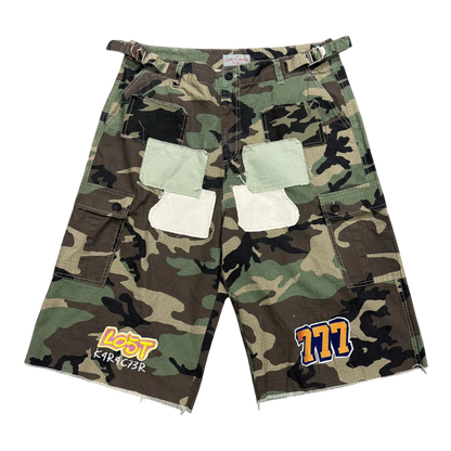 CAMO PATCH LOGO CARGO SHORTS